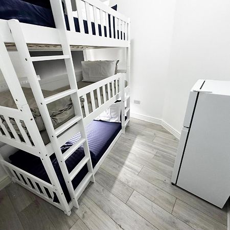 149 Budget Guesthouse Лондон Екстериор снимка