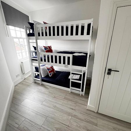 149 Budget Guesthouse Лондон Екстериор снимка