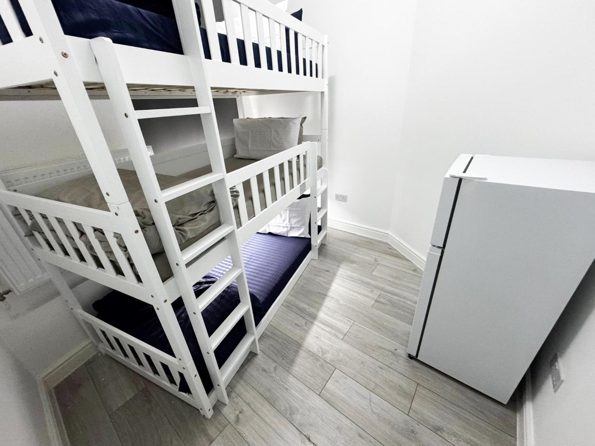 149 Budget Guesthouse Лондон Екстериор снимка