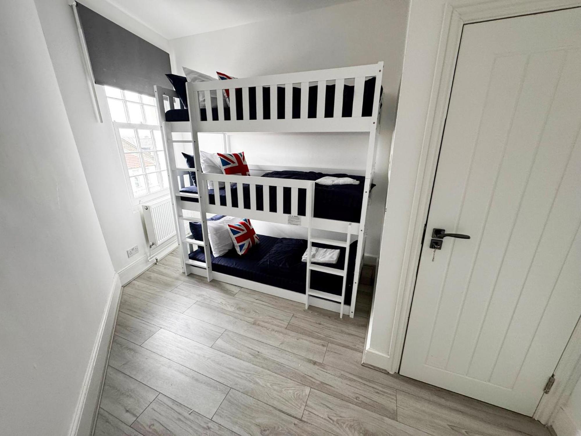 149 Budget Guesthouse Лондон Екстериор снимка